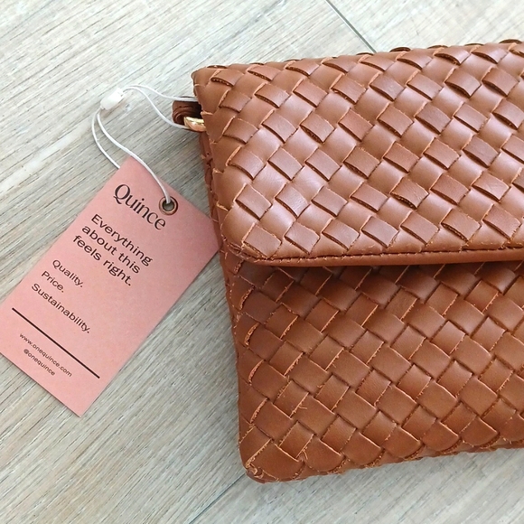 Quince italian leather handwoven convertible clutch cognac - Picture 10 of 10